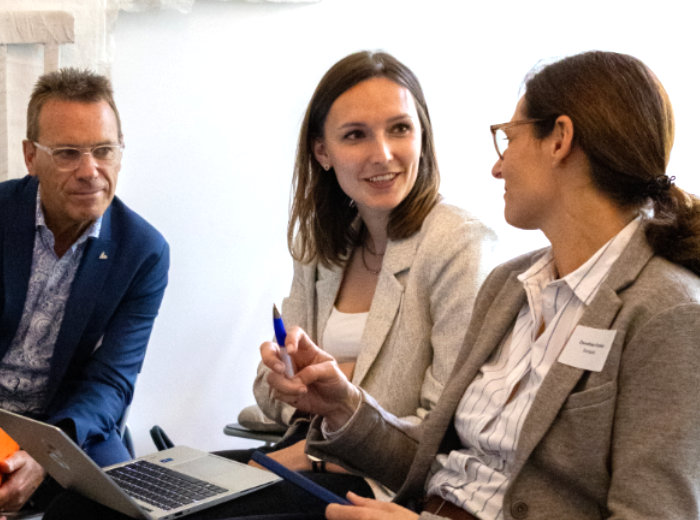 Foto angeregte Diskussion unter den Teilnehmern